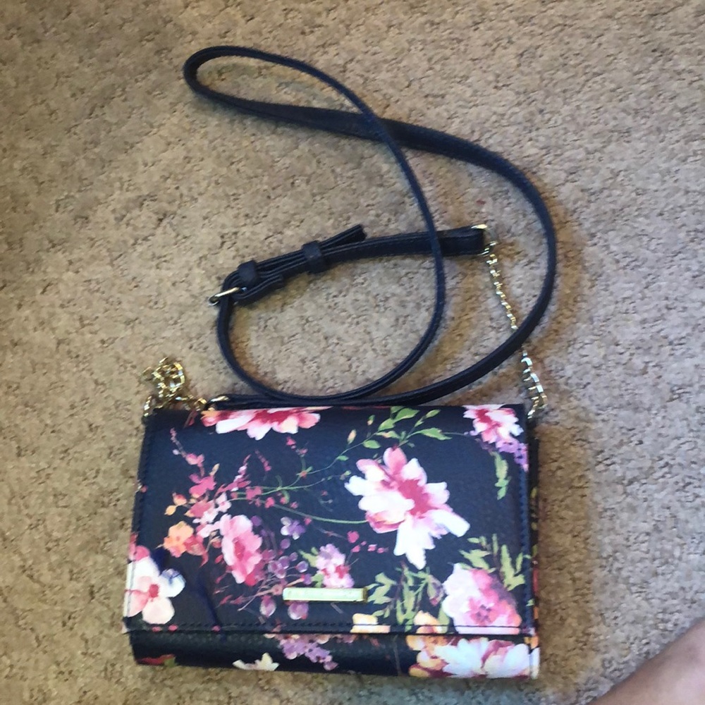 New York and company cross body bag - Picture 2 of 3